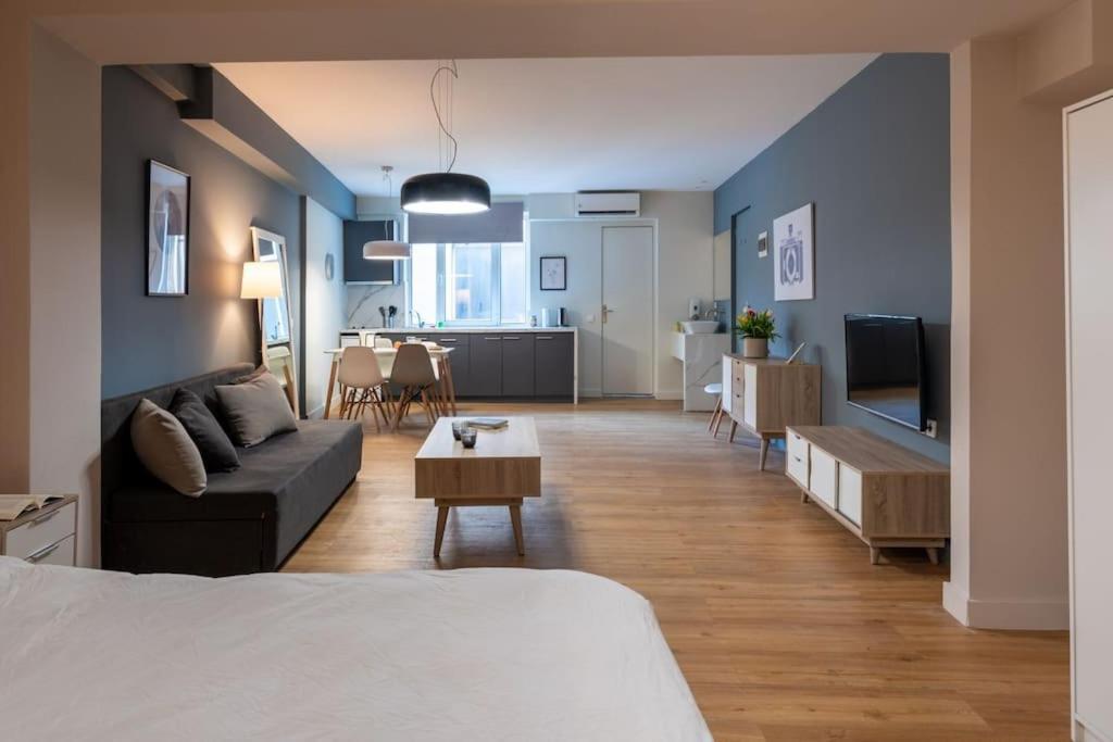 Central, Spacious Studio 5 Min Walk To Acropolis 아테네 외부 사진